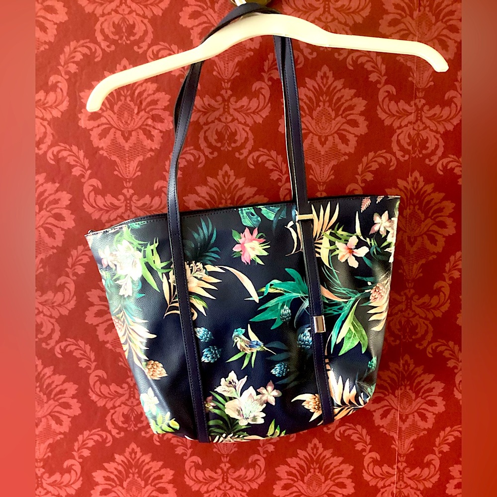Vince Camuto Didi Navy Floral Tote bag